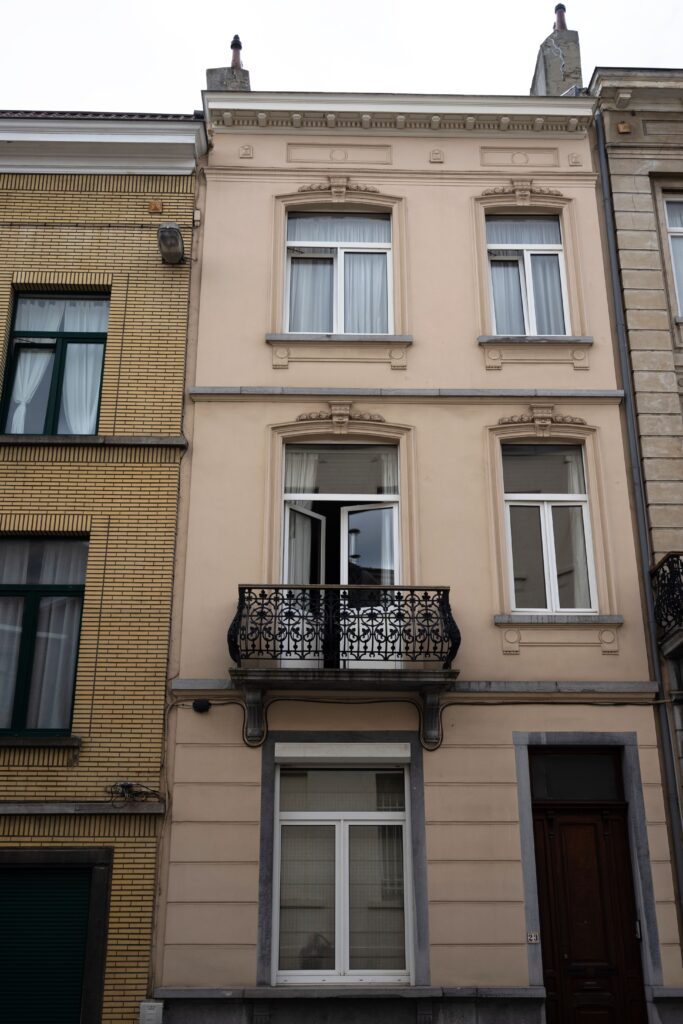 Découvrez les 5 critères qui influencent le prix de vente de votre maison à Etterbeek. Emplacement, superficie, état du bien, demande du marché et estimation professionnelle : apprenez à fixer un prix juste pour vendre rapidement et efficacement. Obtenez une estimation gratuite avec nos experts immobiliers !Découvrez les 5 critères qui influencent le prix de vente de votre maison à Etterbeek. Emplacement, superficie, état du bien, demande du marché et estimation professionnelle : apprenez à fixer un prix juste pour vendre rapidement et efficacement. Obtenez une estimation gratuite avec nos experts immobiliers !
